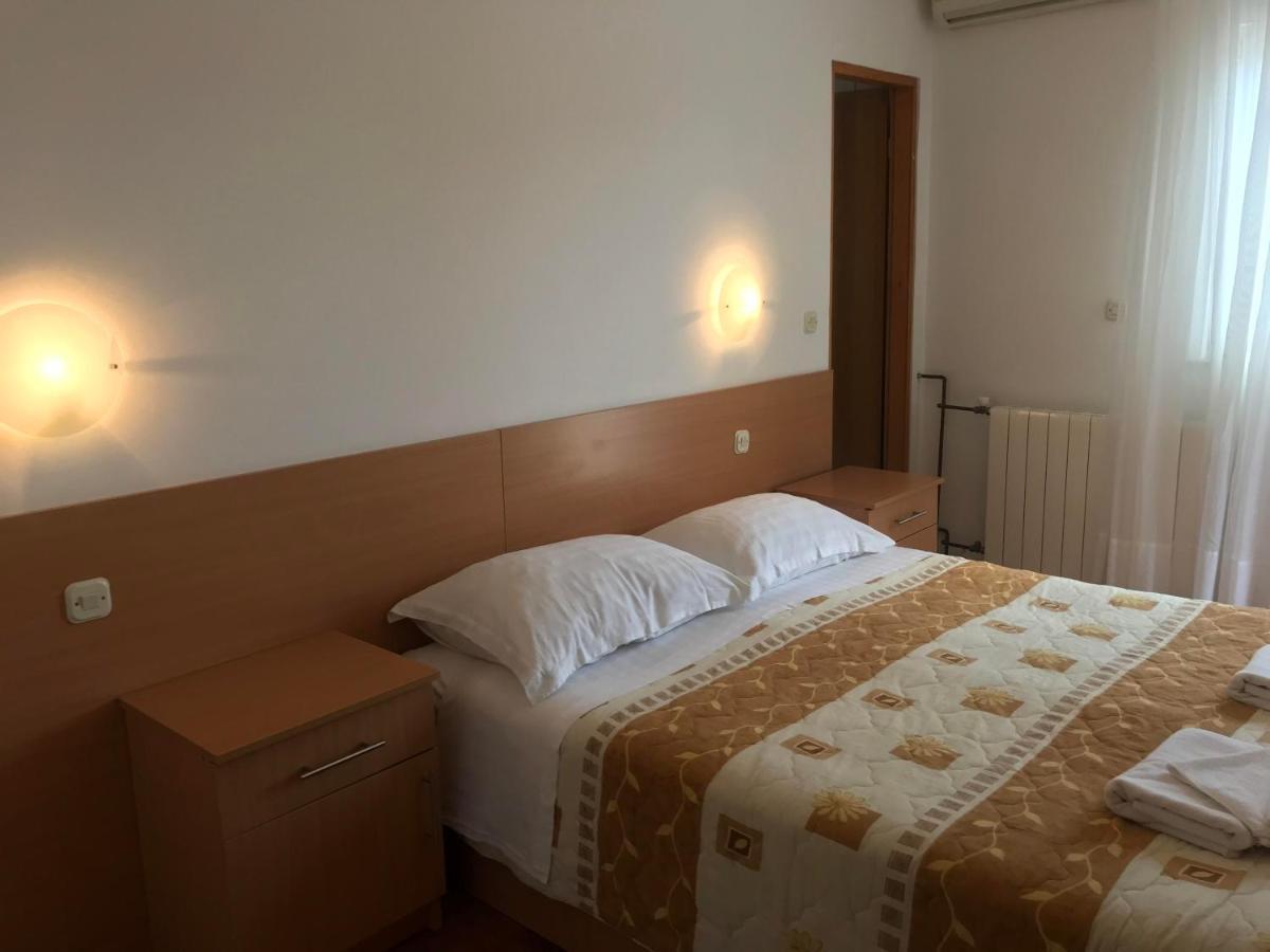 Cosy Sun-Splashed Bedroom - Pansion Hajduk Korčula Exterior foto